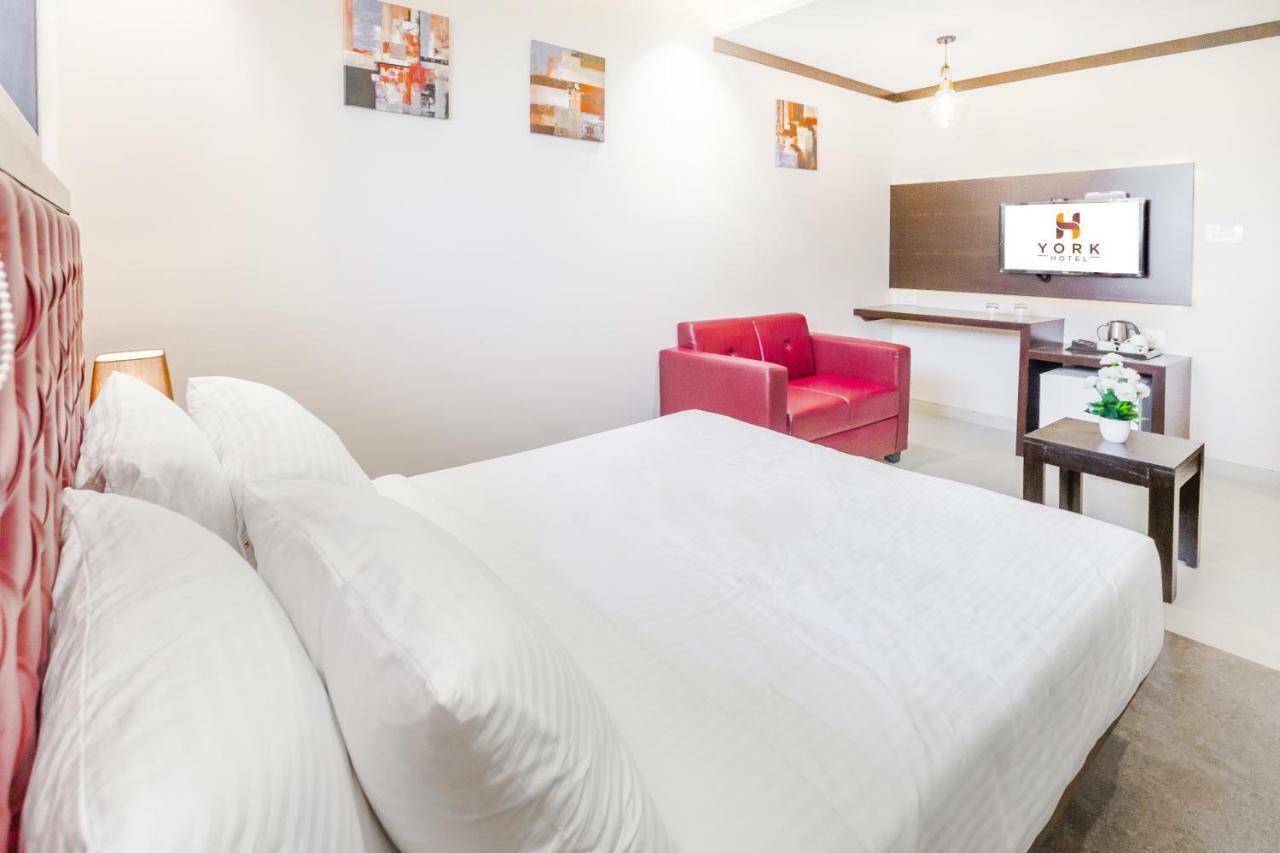 Kochi York Hotel מראה חיצוני תמונה