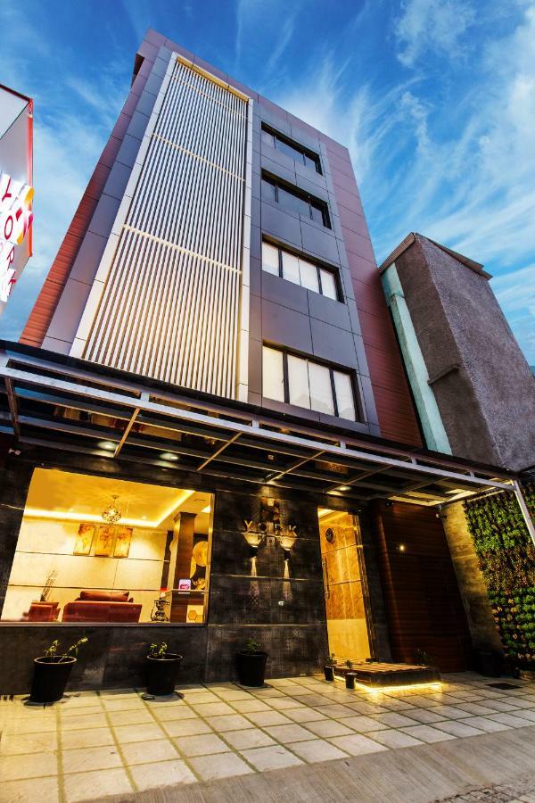 Kochi York Hotel מראה חיצוני תמונה